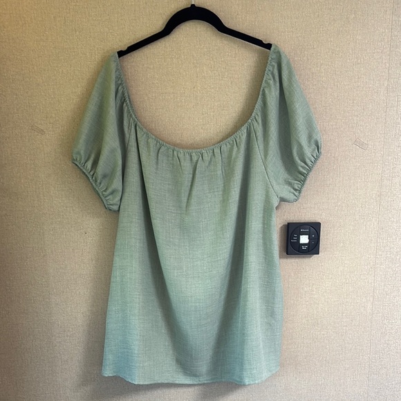 Green Smocked Puff Sleeve Blouse - Picture 6 of 6